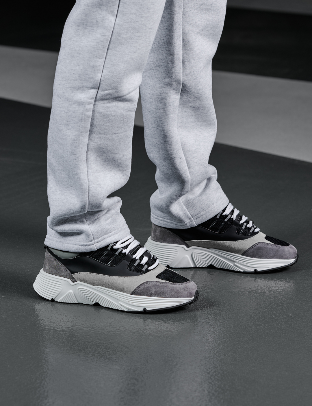 Runner Neo - Nardo Grey (Pre-Order)