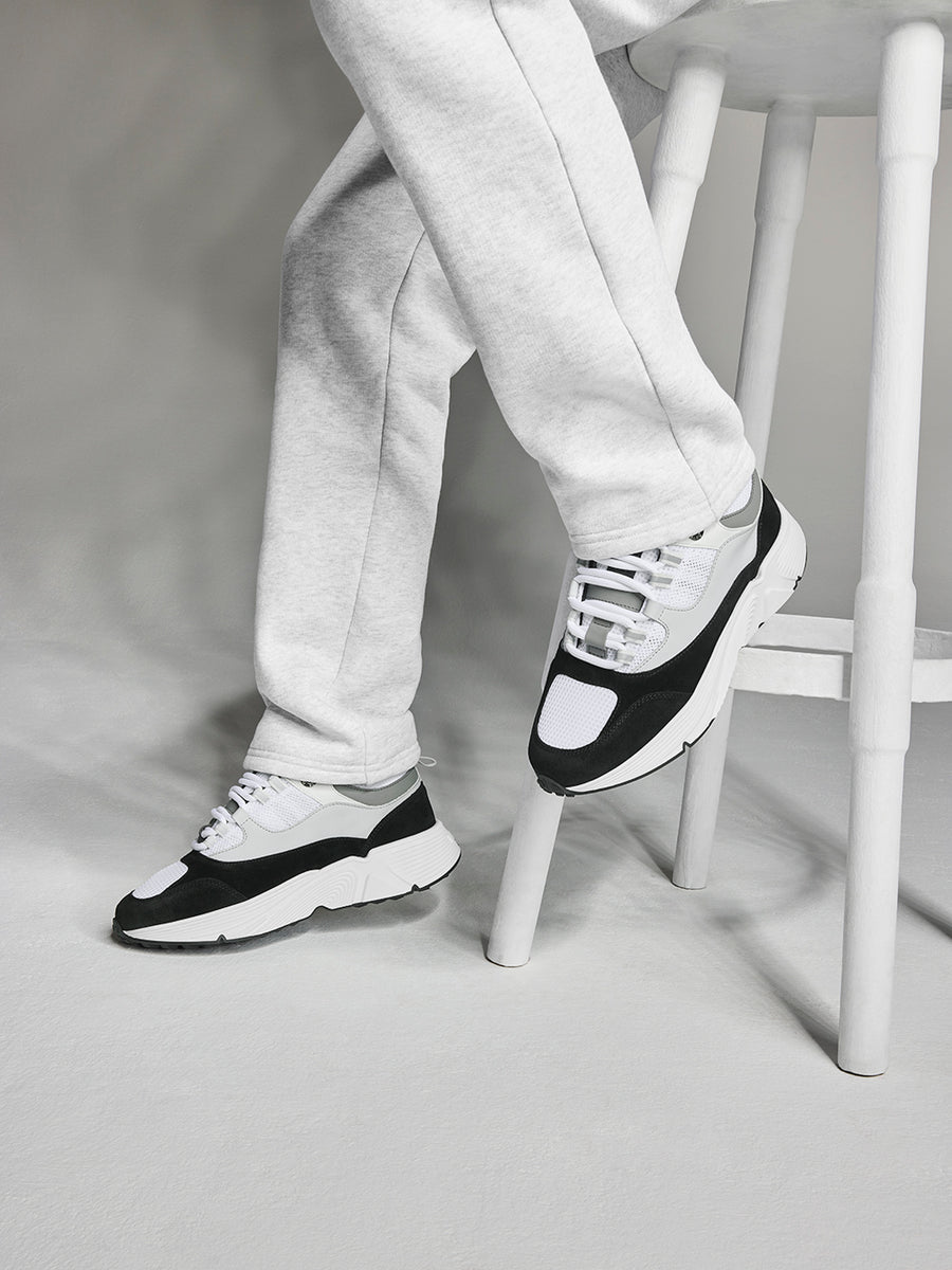 Runner Neo - Monochrome